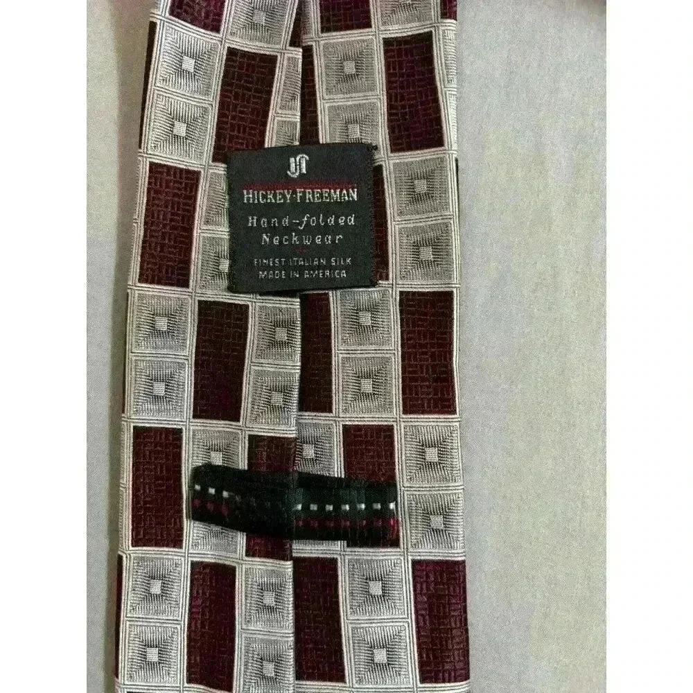 HICKEY FREEMAN Men's 100% Silk Wide Necktie Designer Geometric Mauve/silver Gray
